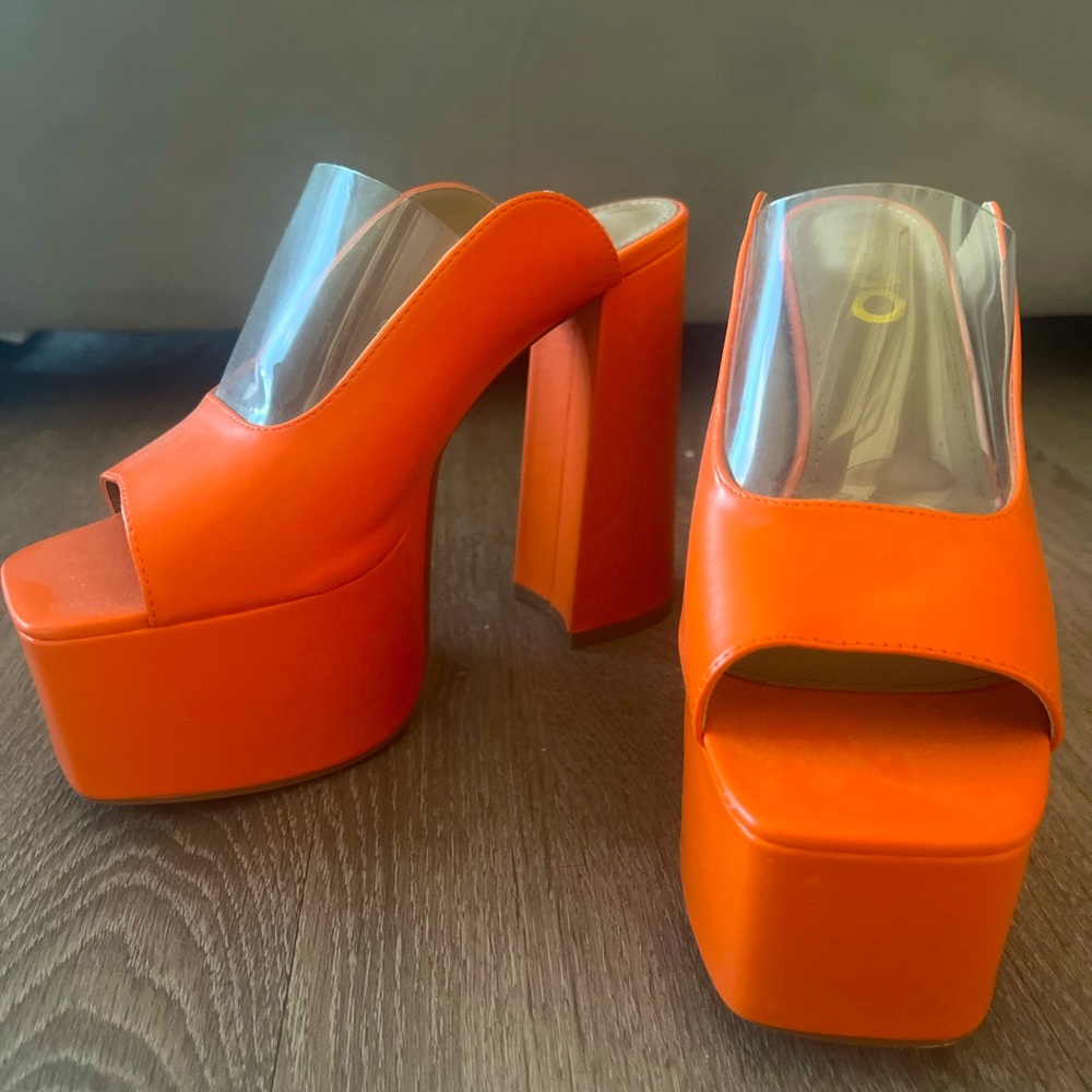 Ego women’s block heel. Orange size 8
